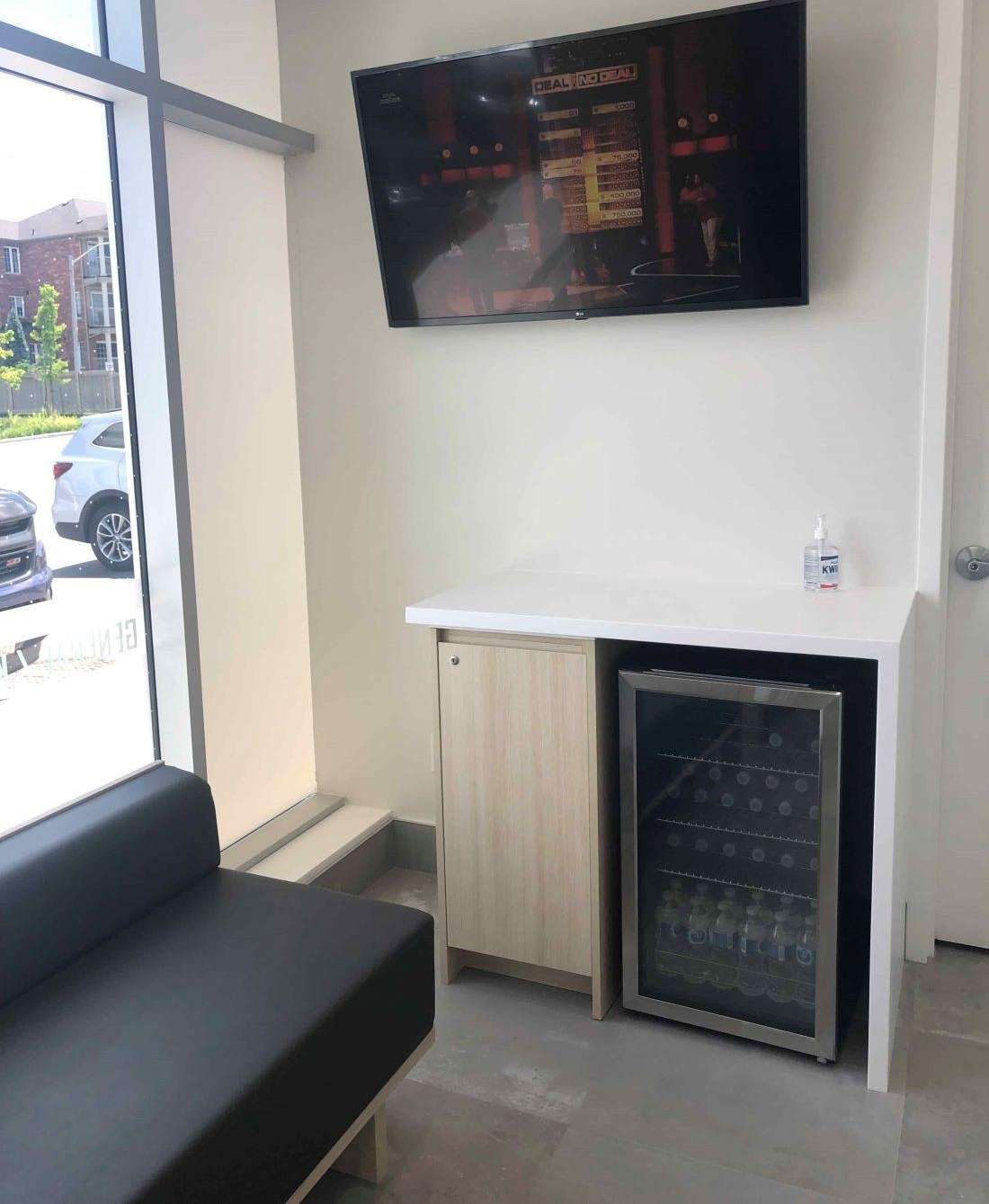 comfortable waiting room in north york